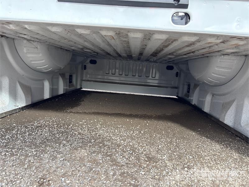  Quantity of (2) Pickup Truck Bed - Fits Ford F-250 معدات النقل - غير ذلك