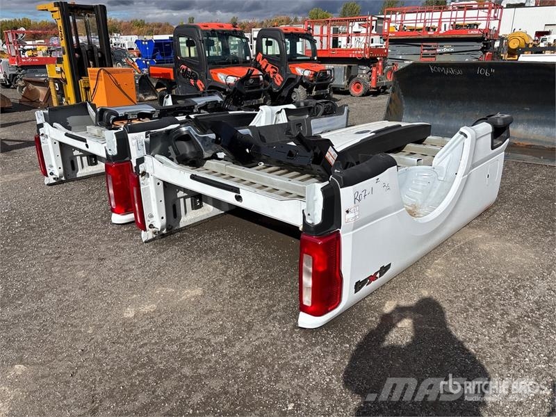  Quantity of (2) Pickup Truck Bed - Fits Ford F-250 معدات النقل - غير ذلك