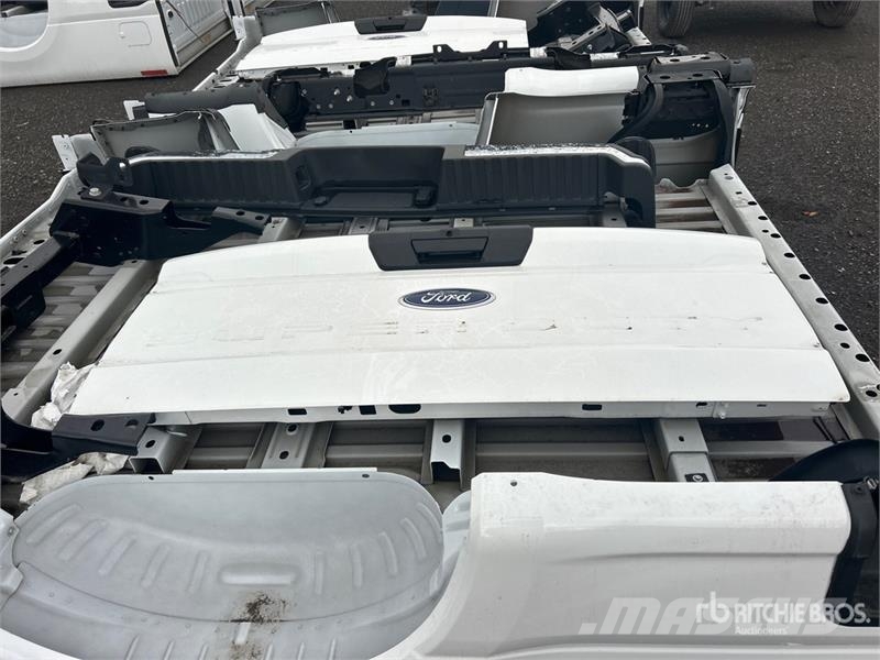  Quantity of (2) Pickup Truck Bed - Fits Pickup Transport - Autres