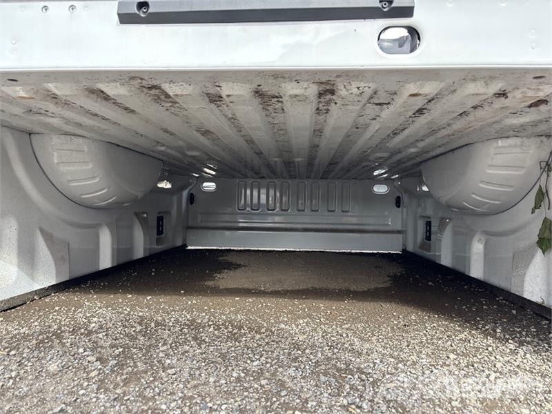  Quantity of (2) Pickup Truck Bed - Fits Ford F-250 معدات النقل - غير ذلك
