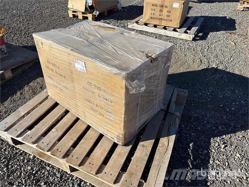  Quantity of (2)  Powertek EB-800-E Leaf Blower (Un 瓦礫除去機