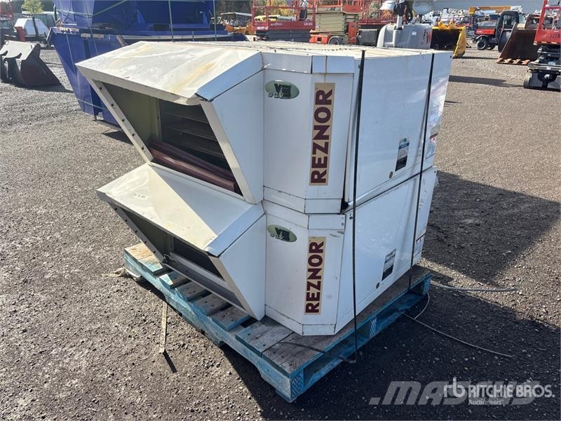 Quantity of (2) Reznor SCV3 Space Heater Fűtő és Hűtő felszerelések