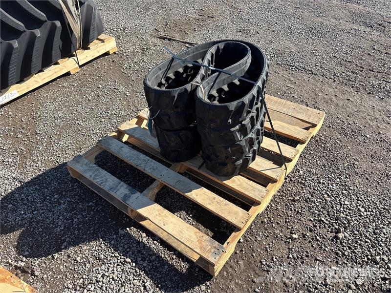 Quantity of (2) Rubber 230 x 72 x 41 Tracks (Unuse Drugi deli