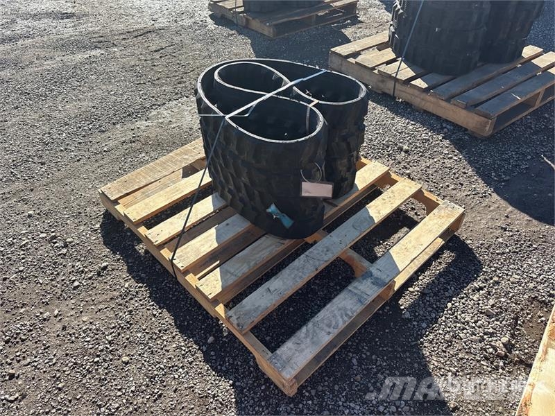 Quantity of (2) Rubber 230 x 72 x 41 Tracks (Unuse Drugi deli