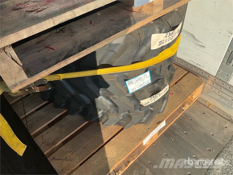  Quantity of (2) Rubber 300 x 52.5 x 80 Tracks (Unu Drugi deli