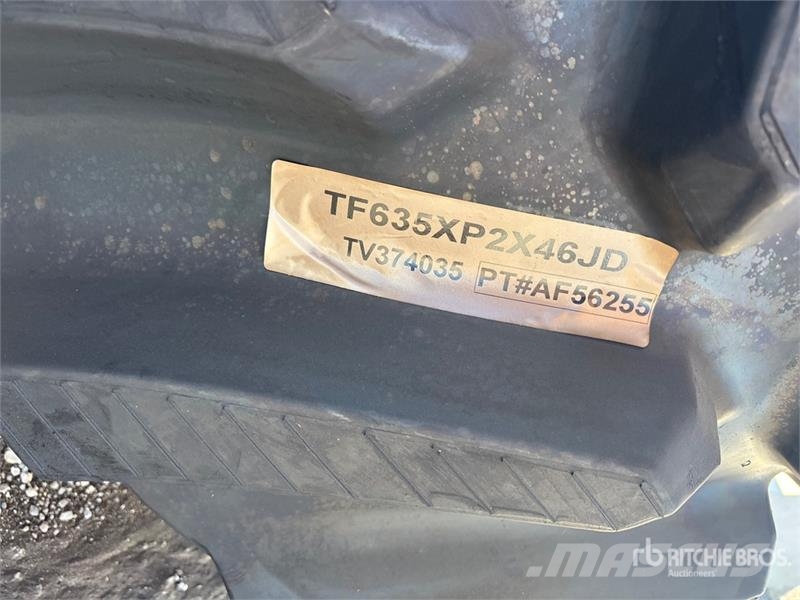 Quantity of (2) Rubber 635 x 197.6 x 46 Tracks (Un Drugi deli