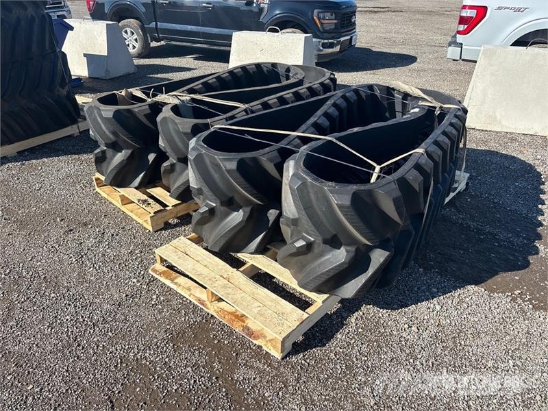 Quantity of (2) Rubber 635 x 197.6 x 46 Tracks (Un Drugi deli