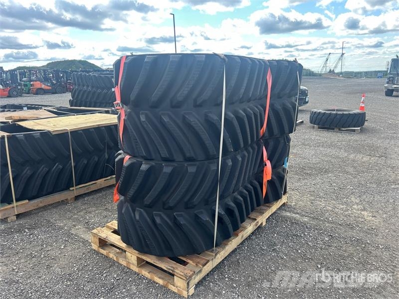 Quantity of (2) Rubber 762X152.4X54 (28 inches) Tr 其他組件