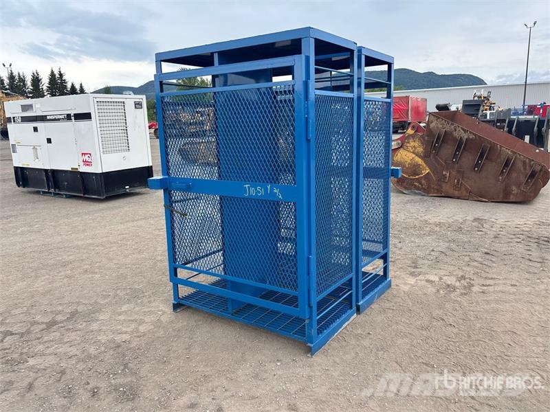 Quantity of (2) Safety Cage Drugi deli