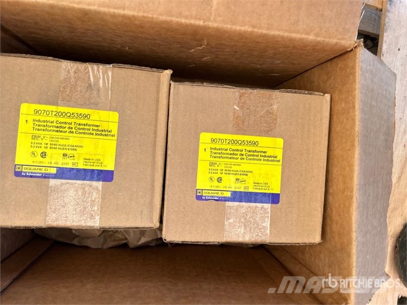  Quantity of (2) Schneider 9070T200Q53590 Industria Drugi deli