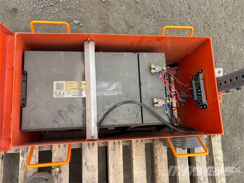 Quantity of (2) Solar Traffic Light Lichtmasten