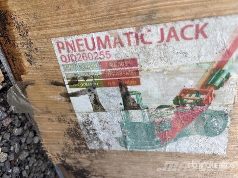  Quantity of (2)  STARVOX JB80T 80 ton Pneumatic/Hy معدات البناء - غير ذلك