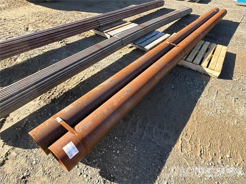  Quantity of (2) Steel Pipe معدات البناء - غير ذلك