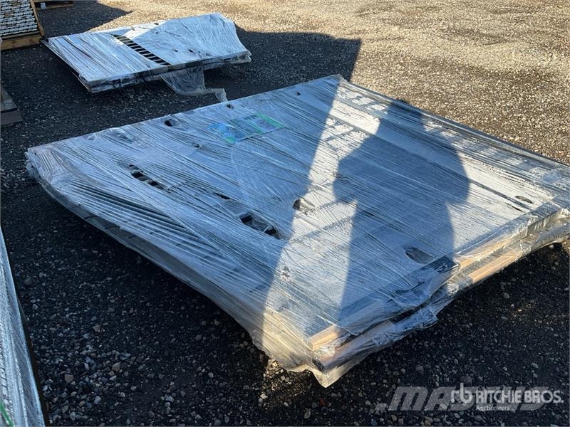  Quantity of (2)  Suihe NG-14T -2 14 ft Wrought Iro Landbruk - Annet