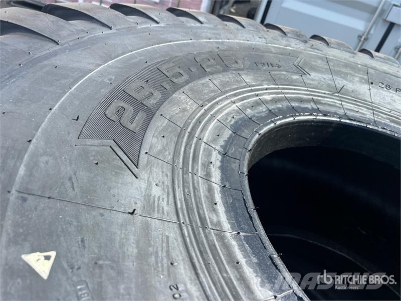 Quantity of (2) TaiHao 29.5x25 E3/L3 Heavy Duty Ti Gume, točkovi i felne