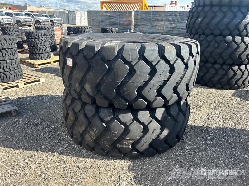 Quantity of (2) TaiHao 29.5x25 E3/L3 Heavy Duty Ti Gume, točkovi i felne