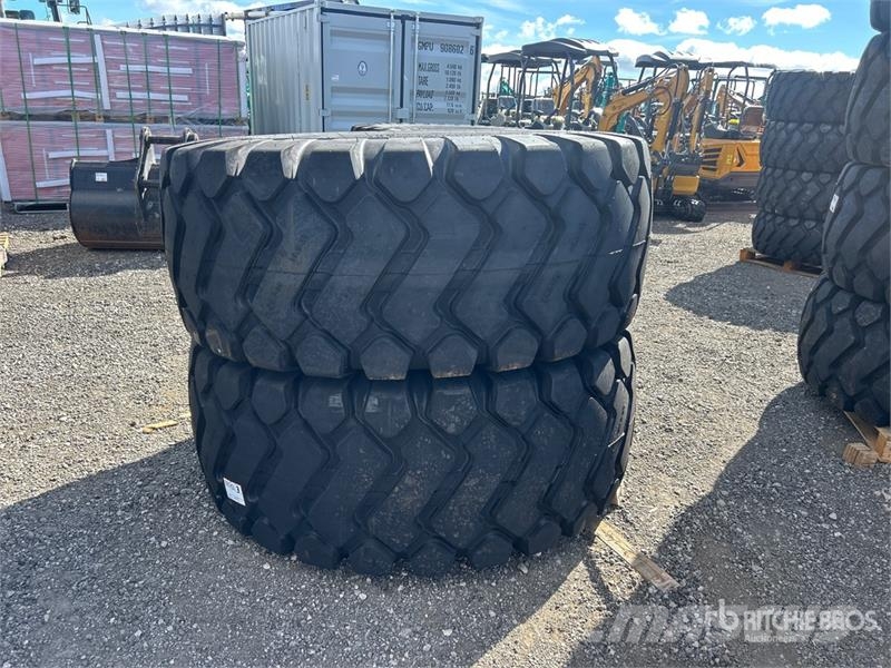 Quantity of (2) TaiHao 29.5x25 E3/L3 Heavy Duty Ti Gume, točkovi i felne