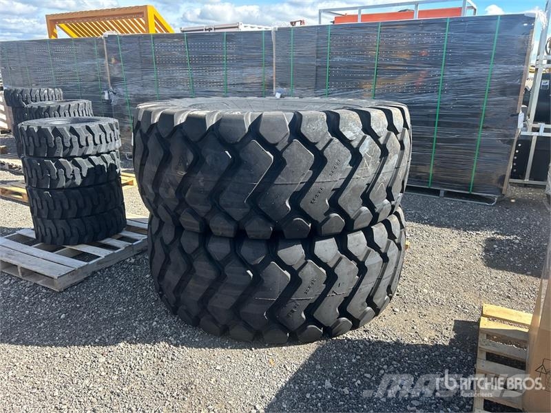 Quantity of (2) TaiHao 29.5x25 E3/L3 Heavy Duty Ti Gume, točkovi i felne