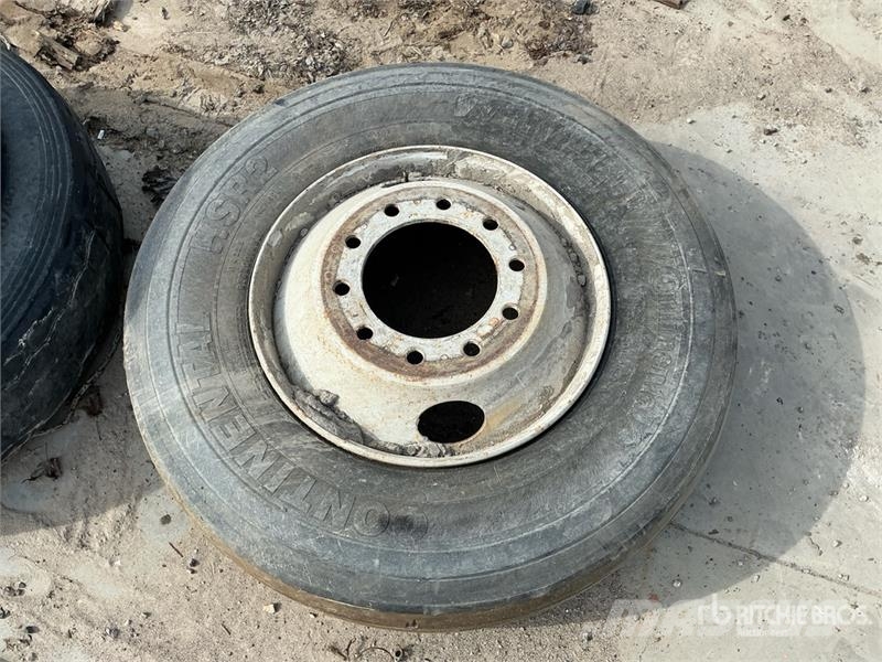 Quantity of (2) Tires Tyres, wheels and rims