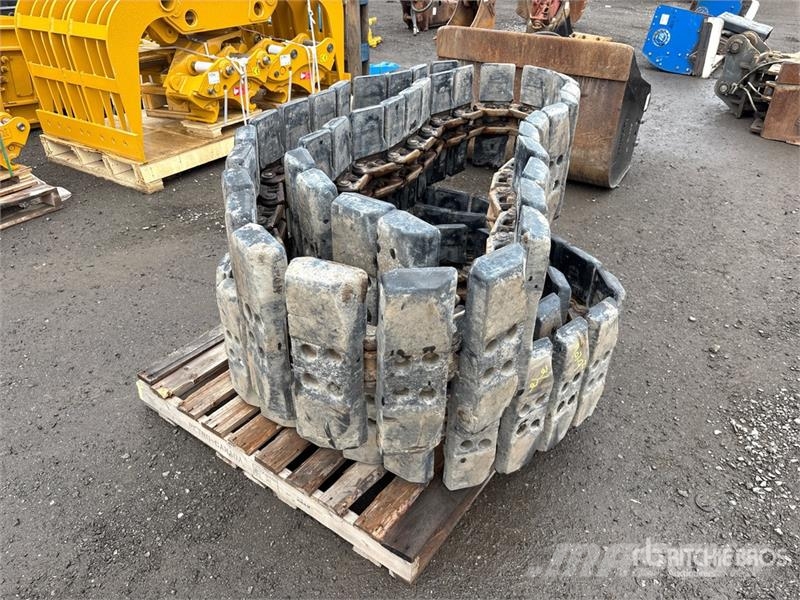 Quantity of (2) Tracks - Fits John Deere 85G Andre komponenter