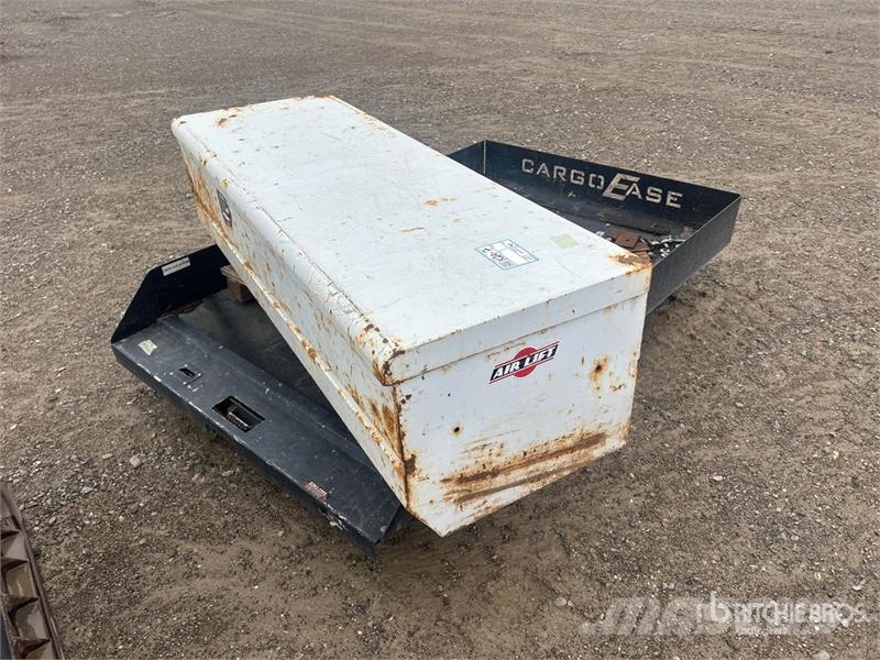 Quantity of (2) Truck bed Toolbox Transportes - Outros