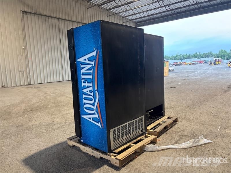 Quantity of (2) Vending Machines Andre komponenter