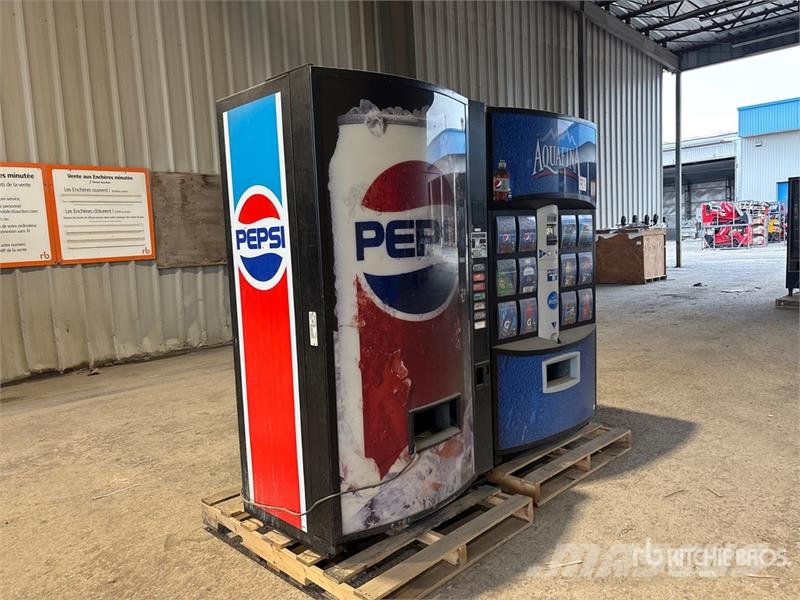 Quantity of (2) Vending Machines Andre komponenter