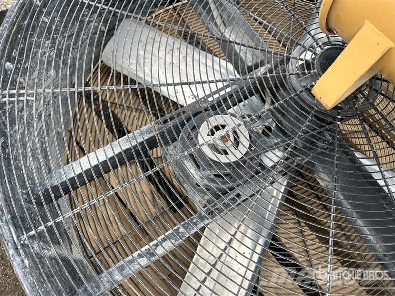 Quantity of (2) Ventilation Fan Autre équipement souterrain