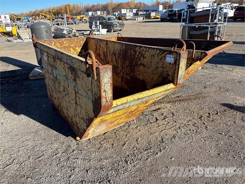  Quantity of (2) Waste Container معدات البناء - غير ذلك