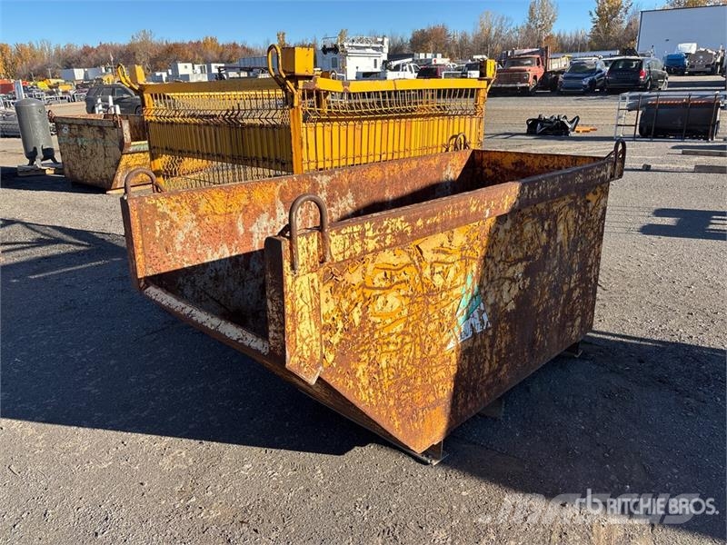  Quantity of (2) Waste Container معدات البناء - غير ذلك