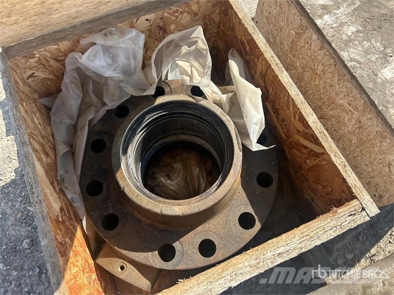  Quantity of (2) Wheel Hubs Drugi deli
