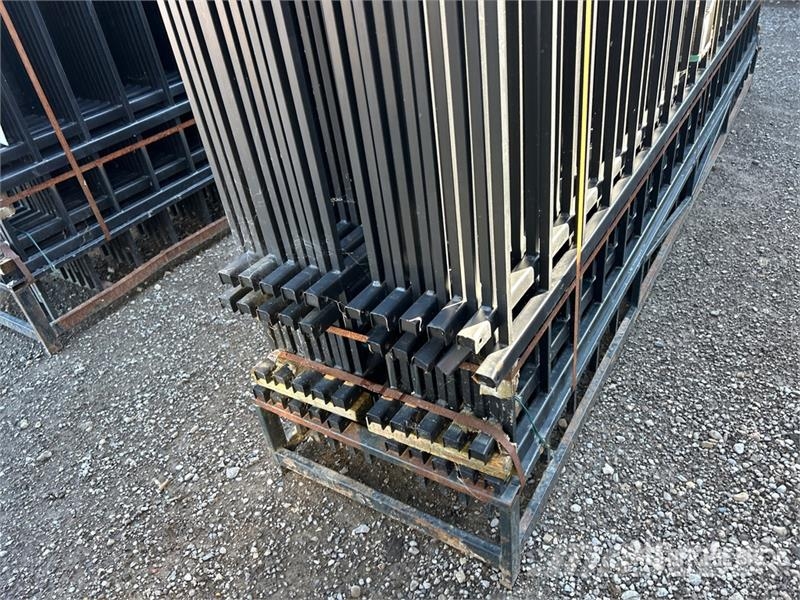 Quantity of (20) 10 ft x 7 ft Powder Coated Site F Drugi deli