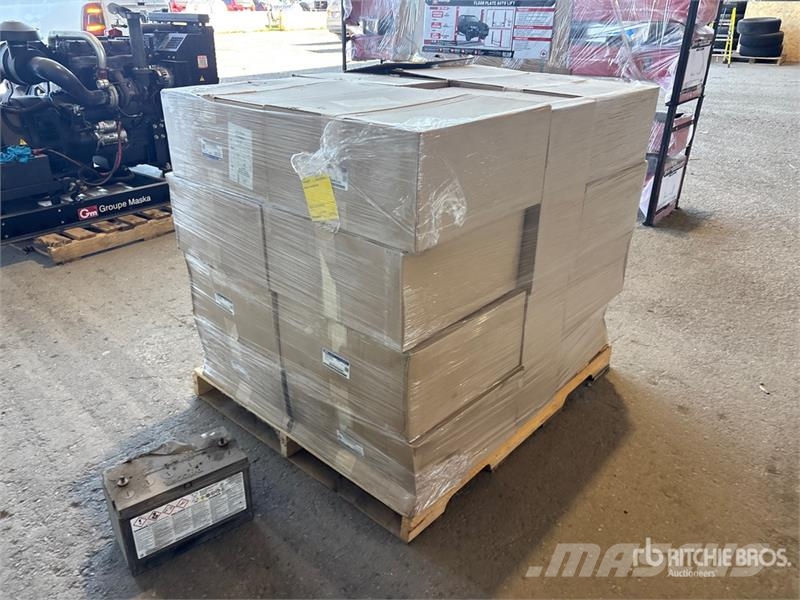 Quantity of (20) 17 in Aluminum Wheels Gume, točkovi i felne