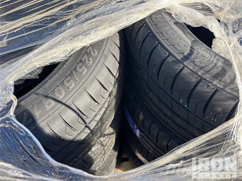 Quantity of (20) 225/50R17 Tires (Unused) Gume, točkovi i felne