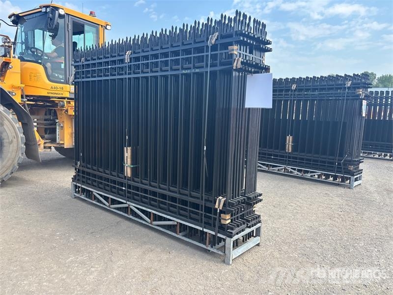 Quantity of (20) Canex 10 ft x 7 ft Powder Coated Zäune und Zubehör