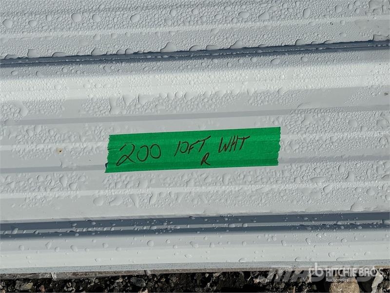  Quantity of (200) Sheets White Steel Siding Roofin Cabrestantes, montacargas y elevadores de materiales