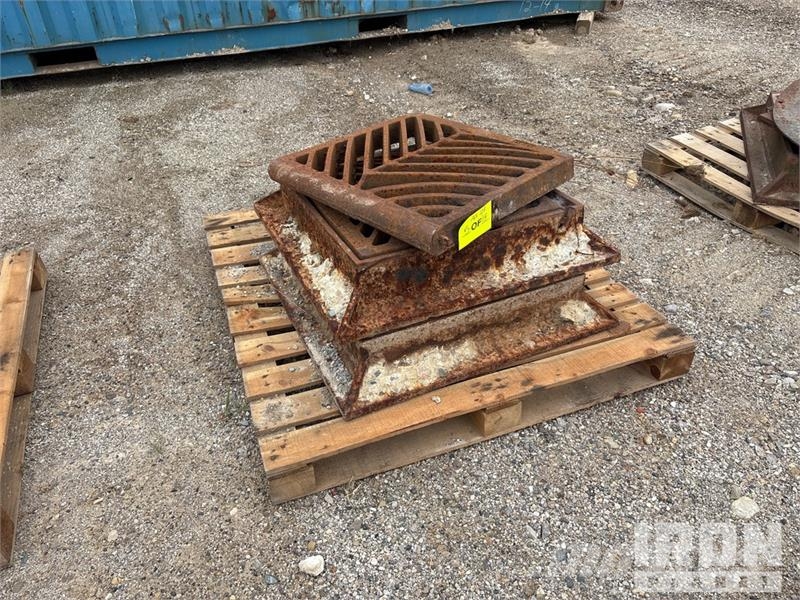 Quantity of (21) Pallets of Sewer Risers, Grates a Ďalšie poľnohospodárske stroje