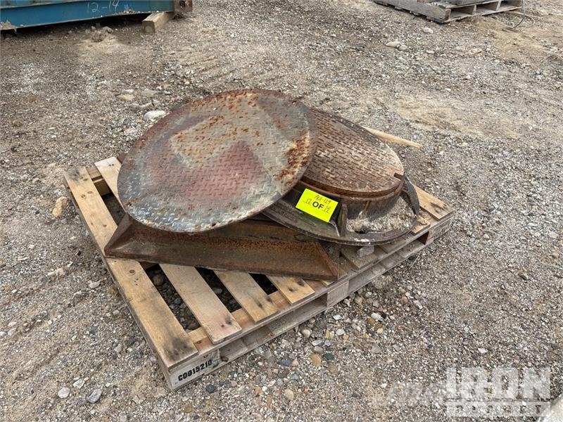 Quantity of (21) Pallets of Sewer Risers, Grates a Ďalšie poľnohospodárske stroje