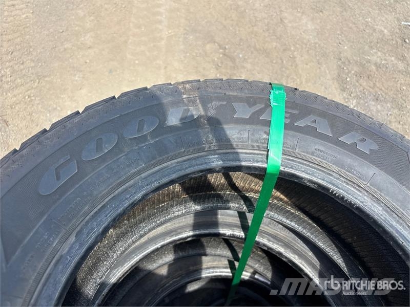 Quantity of 215/65R16 Tires Tyres, wheels and rims