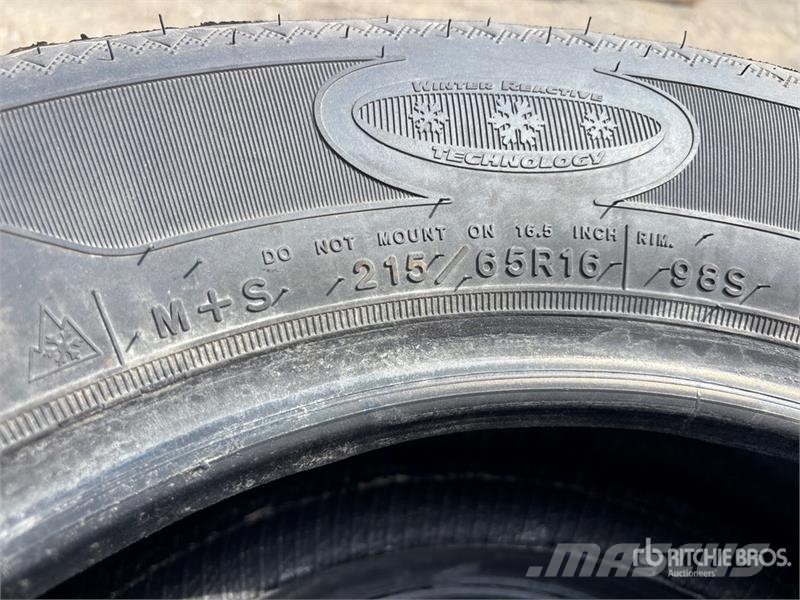 Quantity of 215/65R16 Tires Tyres, wheels and rims