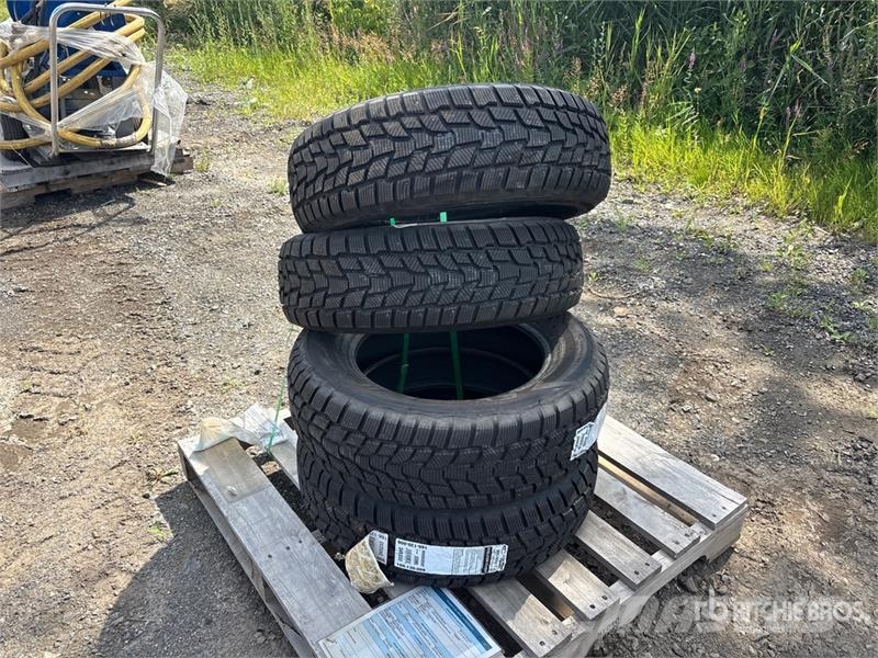 Quantity of 225/65R17 Tires Tyres, wheels and rims