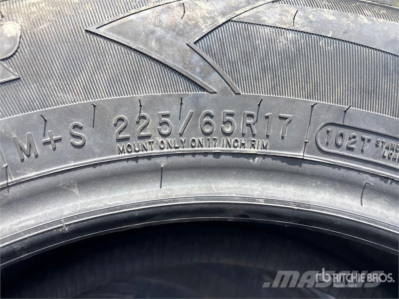 Quantity of 225/65R17 Tires Tyres, wheels and rims