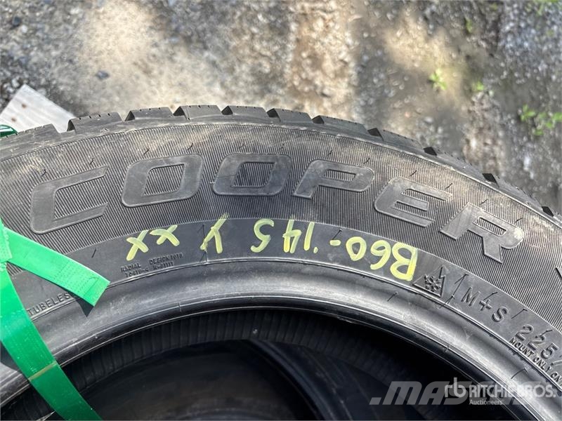 Quantity of 225/65R17 Tires Tyres, wheels and rims