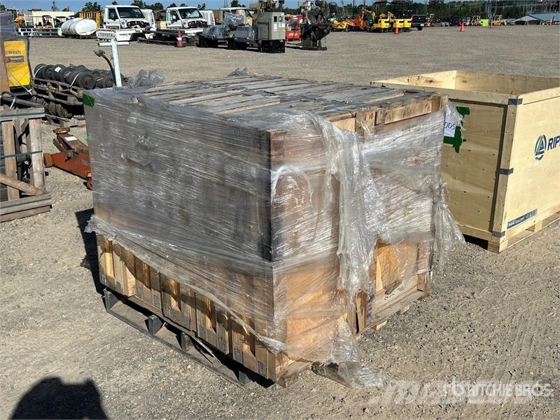 Quantity of (24) Machpro Rake1 Mini Excavator Rak Ancinho virador