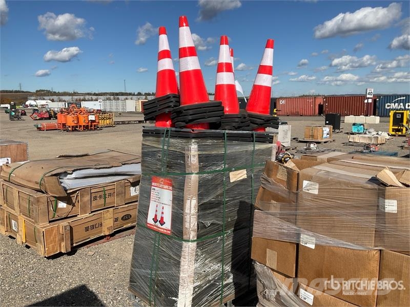  Quantity of (250)  Suihe TC-250 Traffic Cones (Unu Buldózers tiendetubos