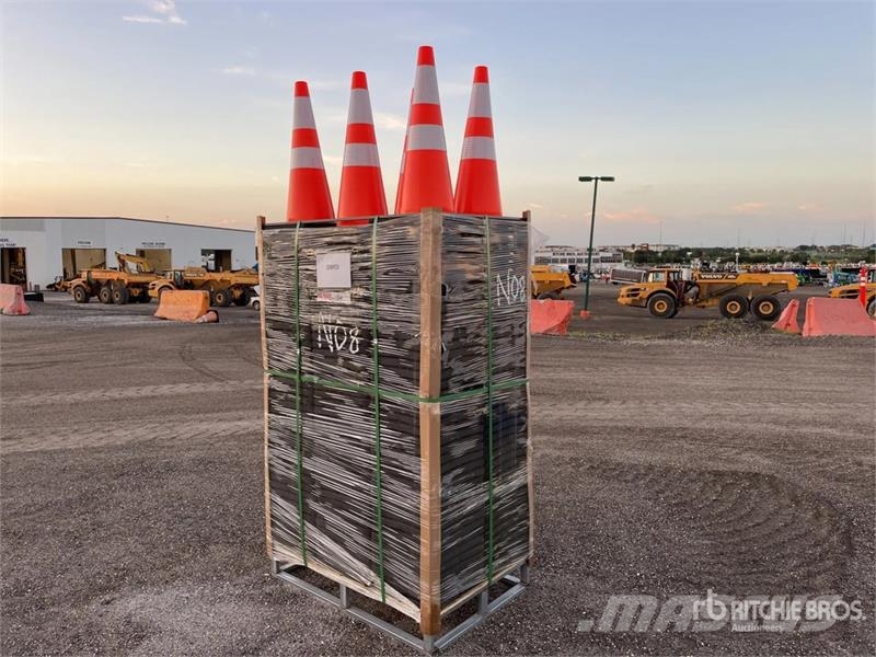  Quantity of (250)  Suihe TC-250 Traffic Cones (Unu Putkenlaskijat