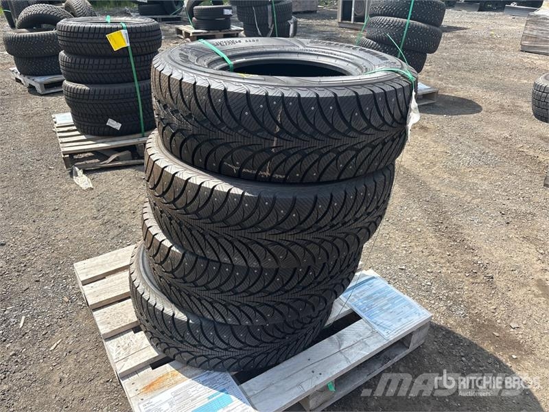 Quantity of 265/70R16 Tires Tyres, wheels and rims