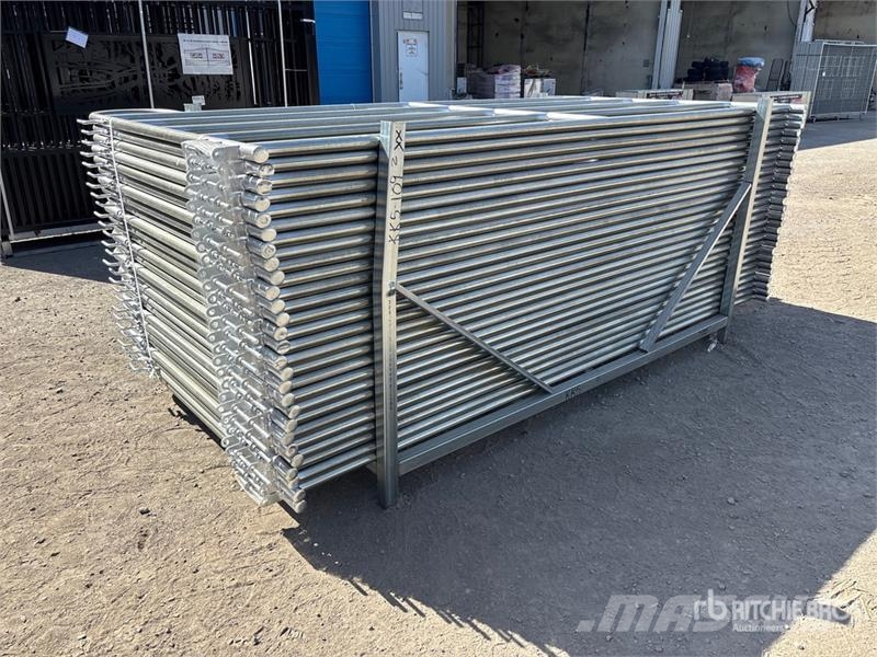  Quantity of (27)  GLCP1005 10 ft x 5 ft Livestock  Otros equipos y accesorios para ganadería