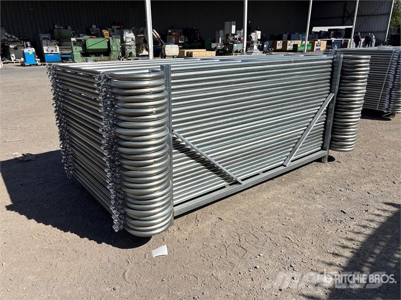  Quantity of (27)  GLCP1005 10 ft x 5 ft Livestock  Otros equipos y accesorios para ganadería