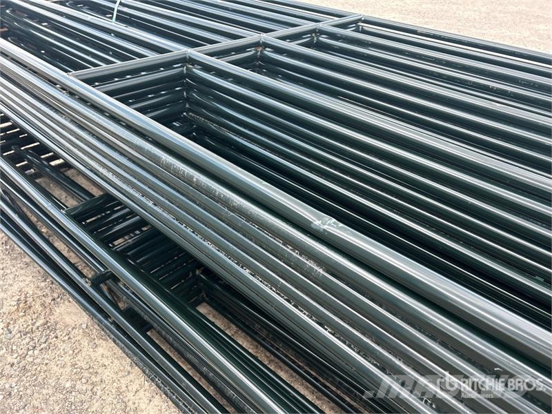 Quantity of (29) 9 ft 2 in x 5 ft Livestock Panel Overige veehouderijmachines
